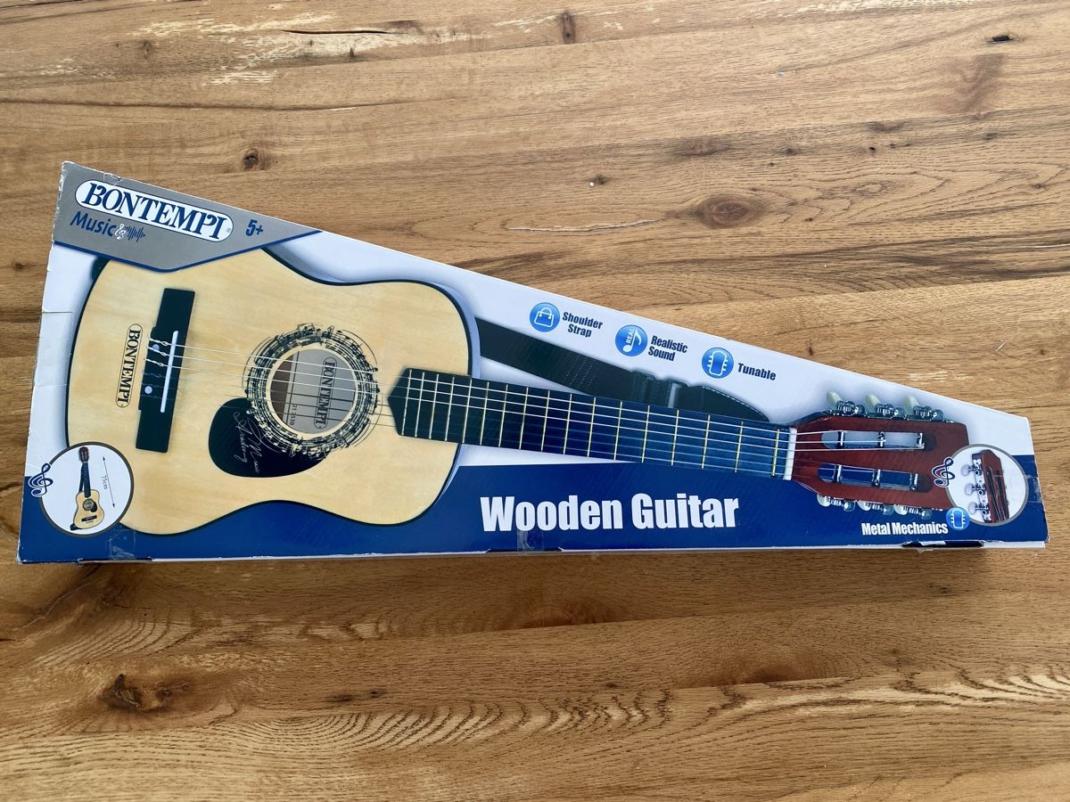 Bontempi Strumenti musicali: Wooden Guitar 75 cm Bontempi – Nuovo e nell'imballaggio originale da Thalwil venduto da val_bm5t