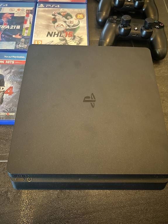 Sony Consoles: PS4 mit 3 Controllers und 11 Games – D'occasion à Regensdorf par Young_P90 1
