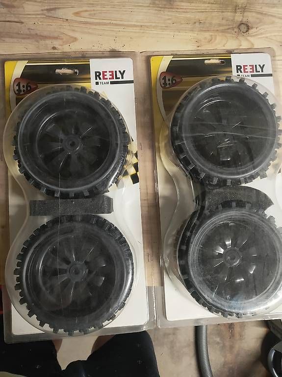 Reely Modellismo RC: Massstab 1:6 Räder für Buggy – Usato da Neuwilen venduto da abu_ld7w