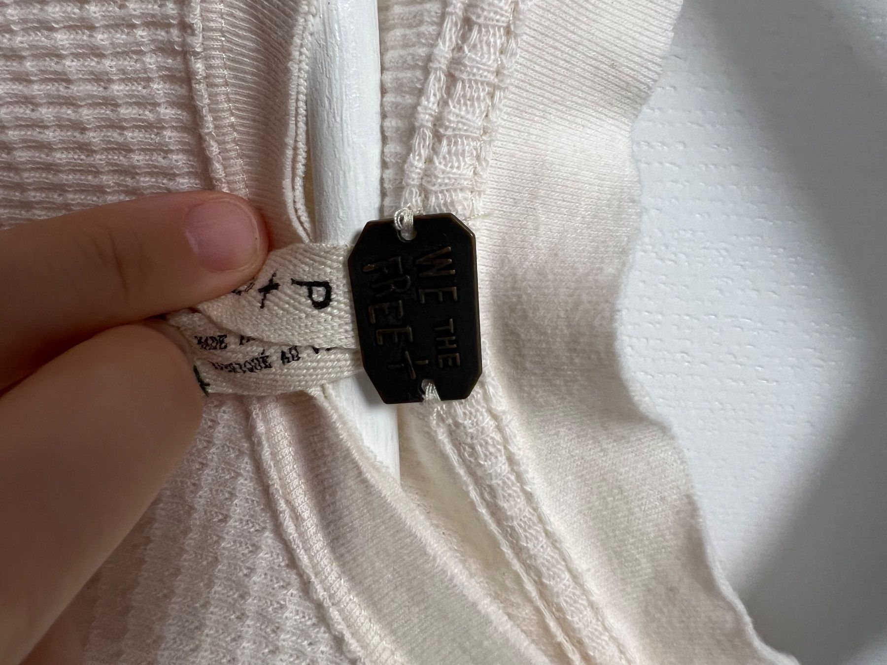 T-shirt: Free people Tshirt – Usato da Port venduto da lau_pdf5 1
