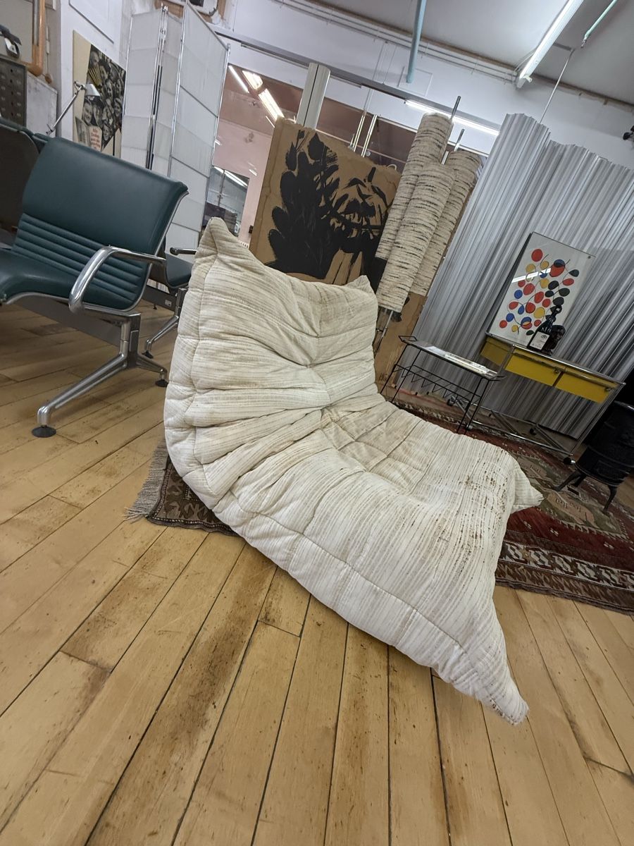 Ligne Roset Sessel: Original Ligne Roset „Togo“ – Gebraucht aus Fulenbach von Annie.s_Mid_Century 1