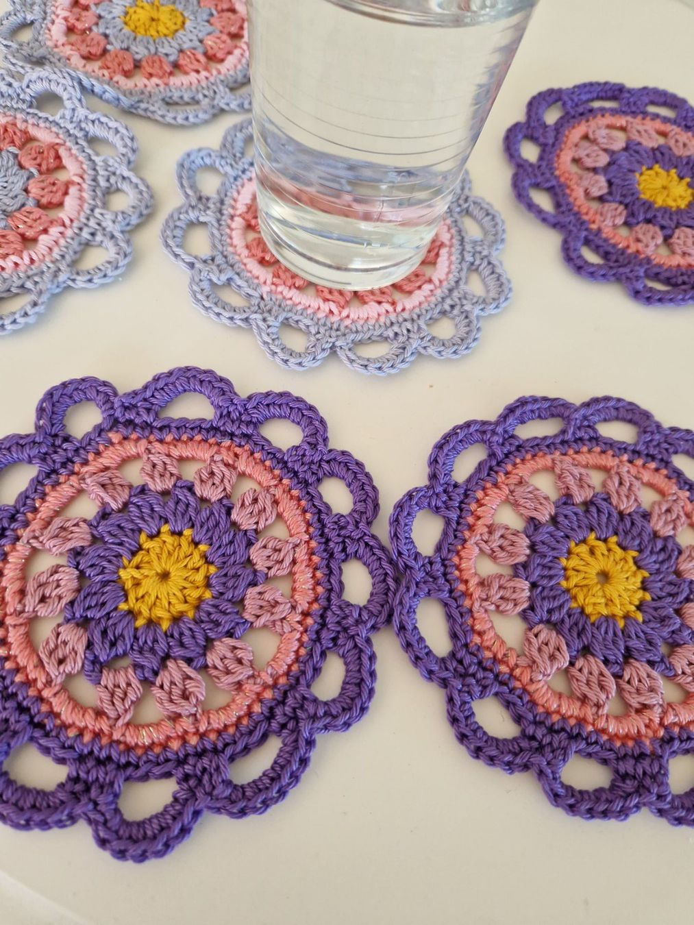 Tutte le decorazioni: Handgemachte Untersetzer Coaster Glas Tasse Blume Deko – Nuovo (secondo la descrizione) da Neuhausen am Rheinfall venduto da Alchimista 5