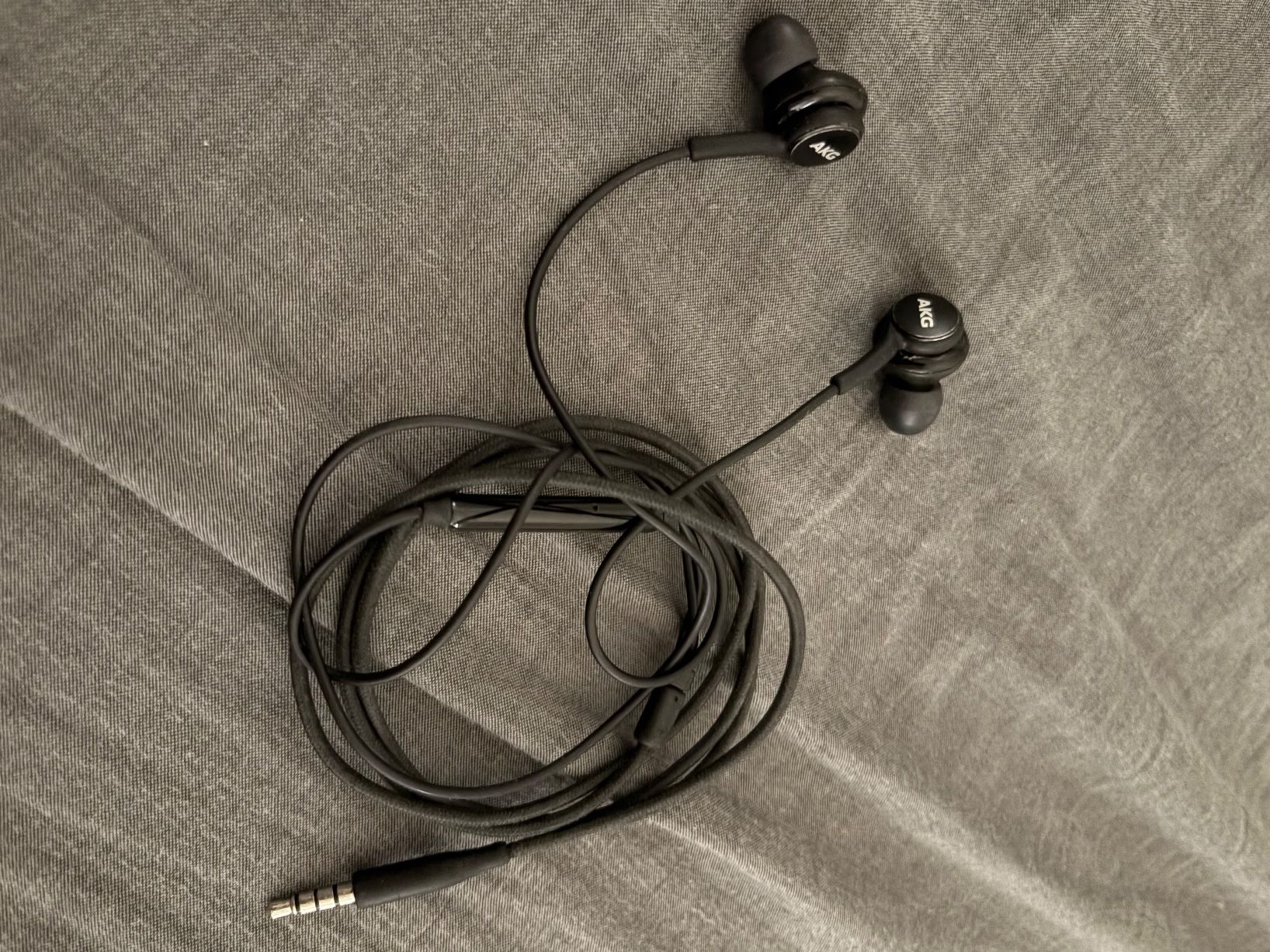 Akg Casques audio: AKG Kopfhörer ungetestet – Défectueux à Möhlin par dth_5mw9
