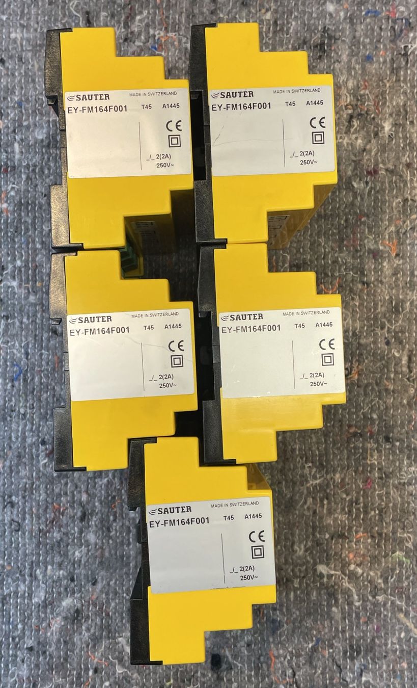 Sistema di controllo: 5 mal Sauter Feldmodul EY-FM164F001 moduLink 164 – Usato da Mörigen venduto da Q4 3