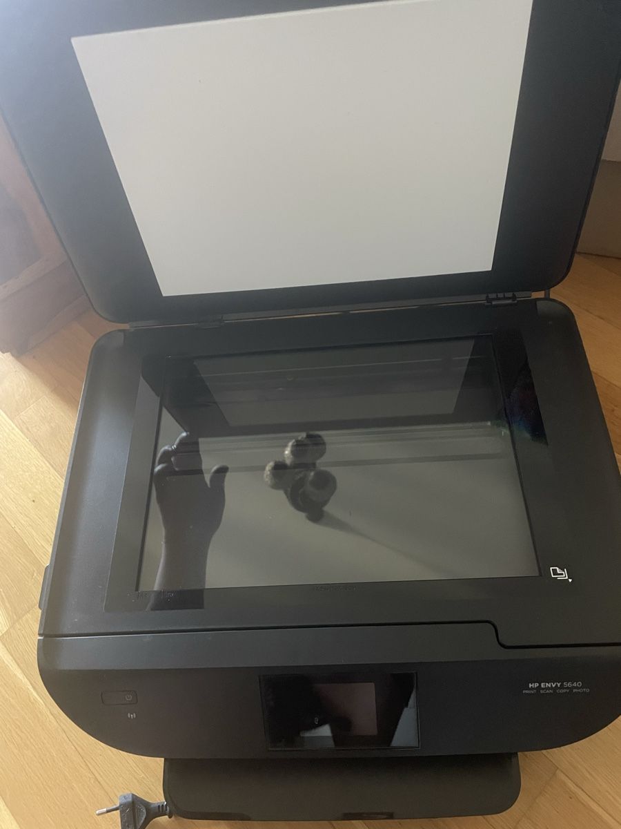 Hewlett Packard Stampanti: Drucker/Kopierer HP Envy 5640 – Usato da Niederrohrdorf venduto da lynchh 1