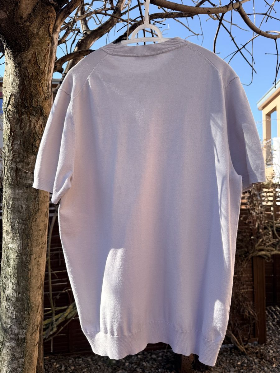 Mango T-shirt: T-shirt Mango manches courtes, – Usato da Vétroz venduto da est_xyr5 1