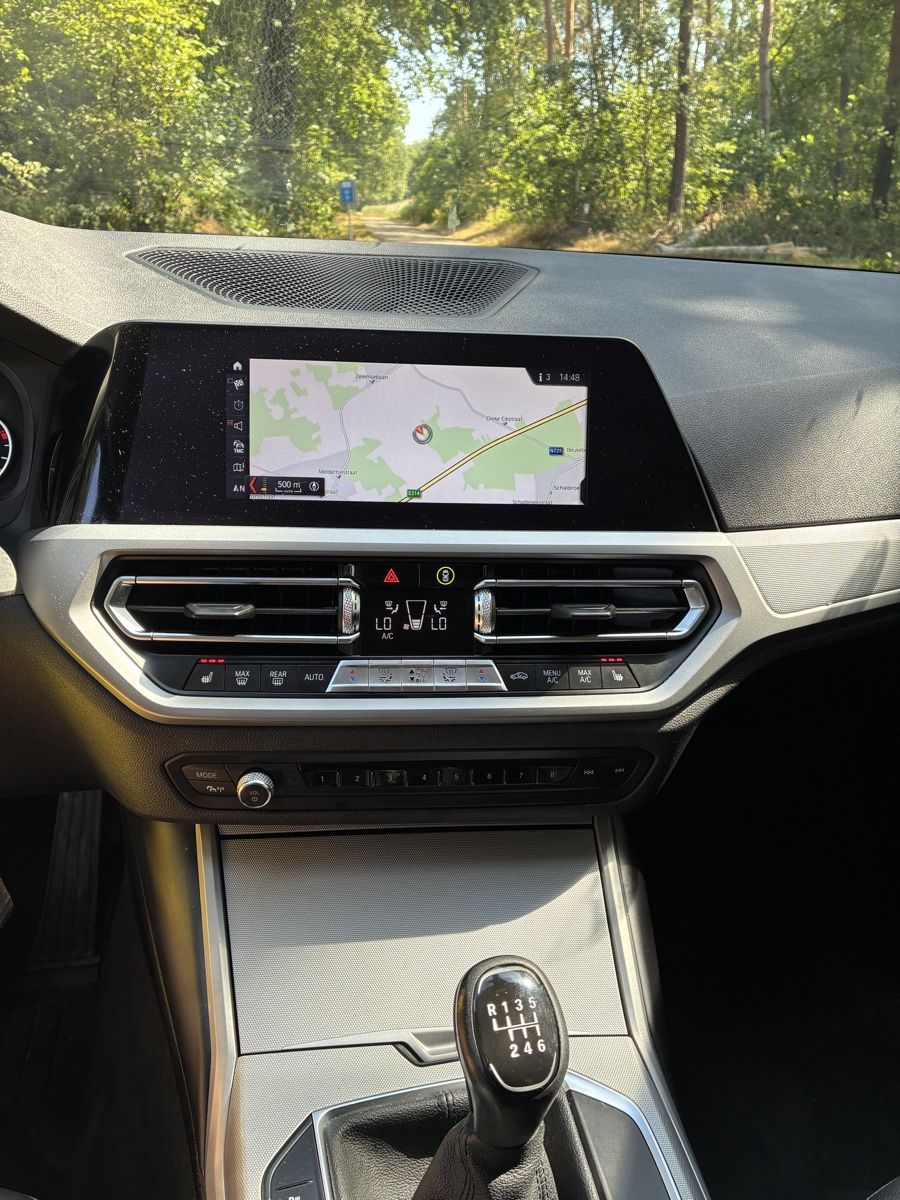 BMW Autos: BMW 3 Series Sedan Black export – D'occasion à Kloten par luk_9sr8 3