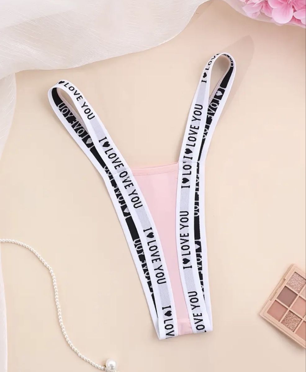 Autres dessous: String Rose – Neuf avec emballage d'origine à Avenches par Myth_Cloth 1