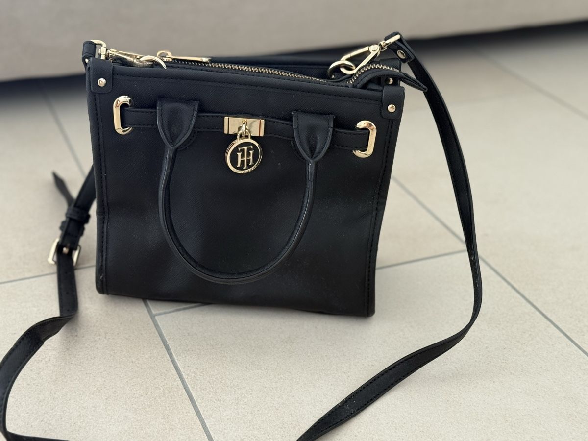Tommy Hilfiger Borse da donna: Tommy Hilfiger Tasche crossbag schwarz – Nuovo (secondo la descrizione) da Küssnacht am Rigi venduto da car_9p8w 1