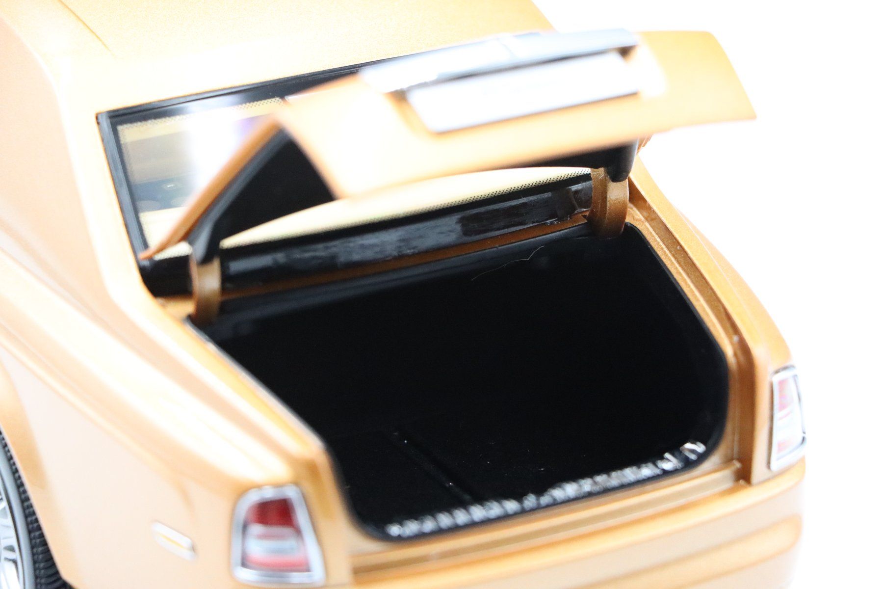 Rolls Royce Modellautos: Rolls Royce Phantom EWB 2012 1:18 Kyosho – Neu und originalverpackt aus Bühl b.Aarberg von modelldiecast 7