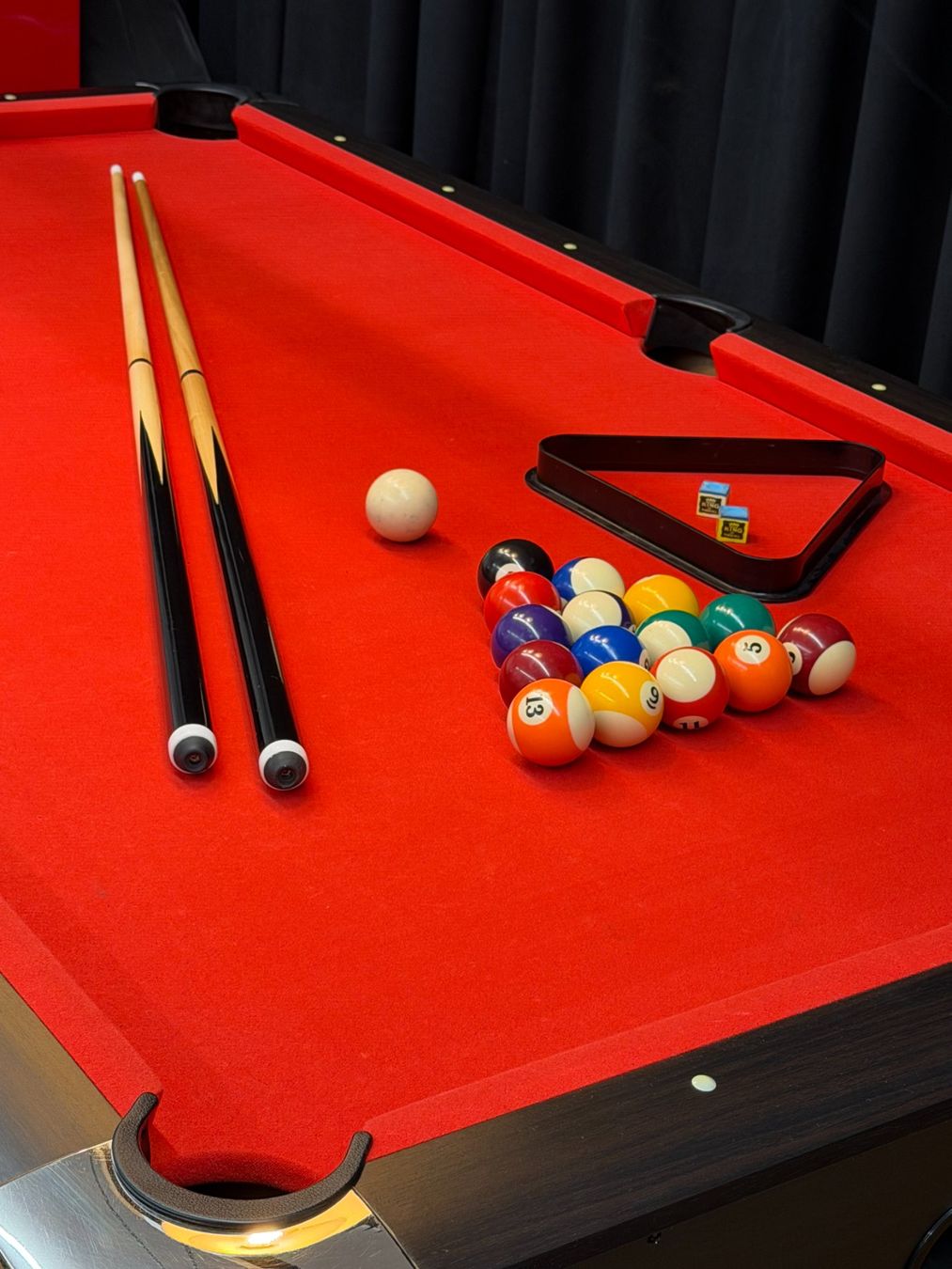 Billiardtische: 7 ft Billardtisch "Premium" – Braun / Rot – Gebraucht aus Olten von antonio.troia 2