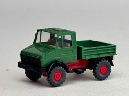 AU- Wiking Mercedes Unimog grün