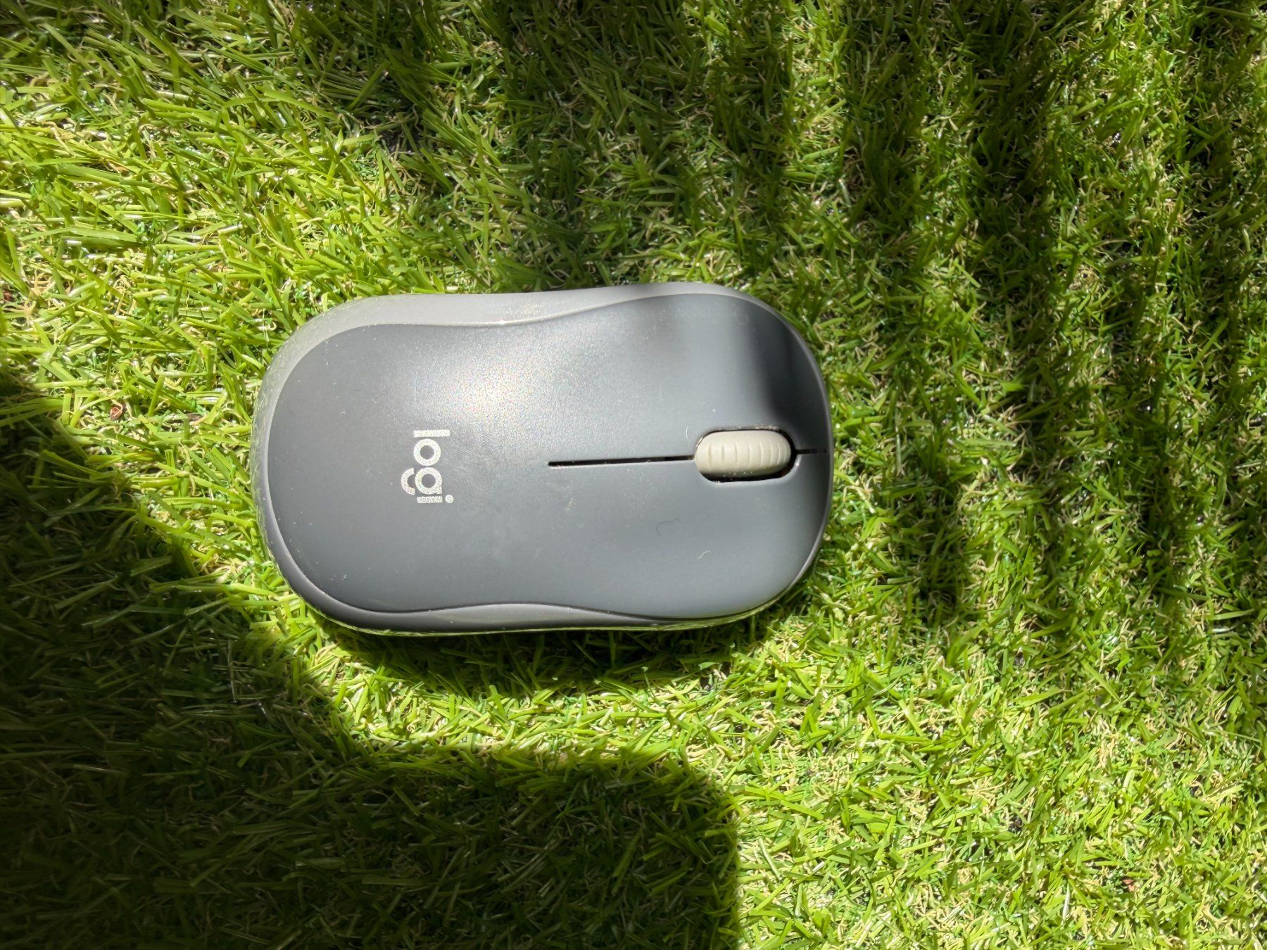 Logitech Mouse: Logitech M185 Kabellose Maus Grau – Usato da Riehen venduto da ann_76jw