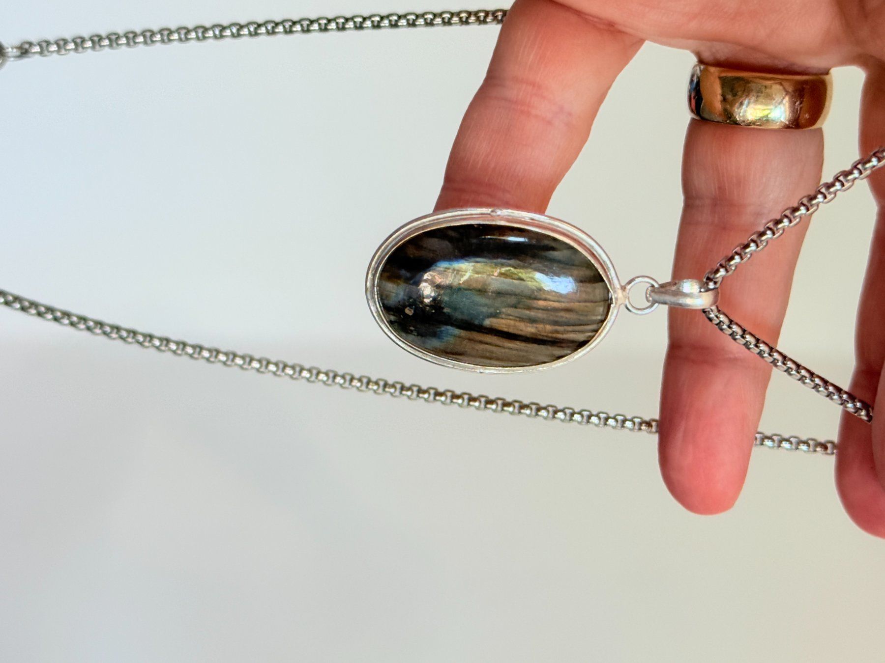 Catenine: Collier vintage avec pendentif pierre Labradorite – Nuovo e nell'imballaggio originale da Genève venduto da AWWA 4