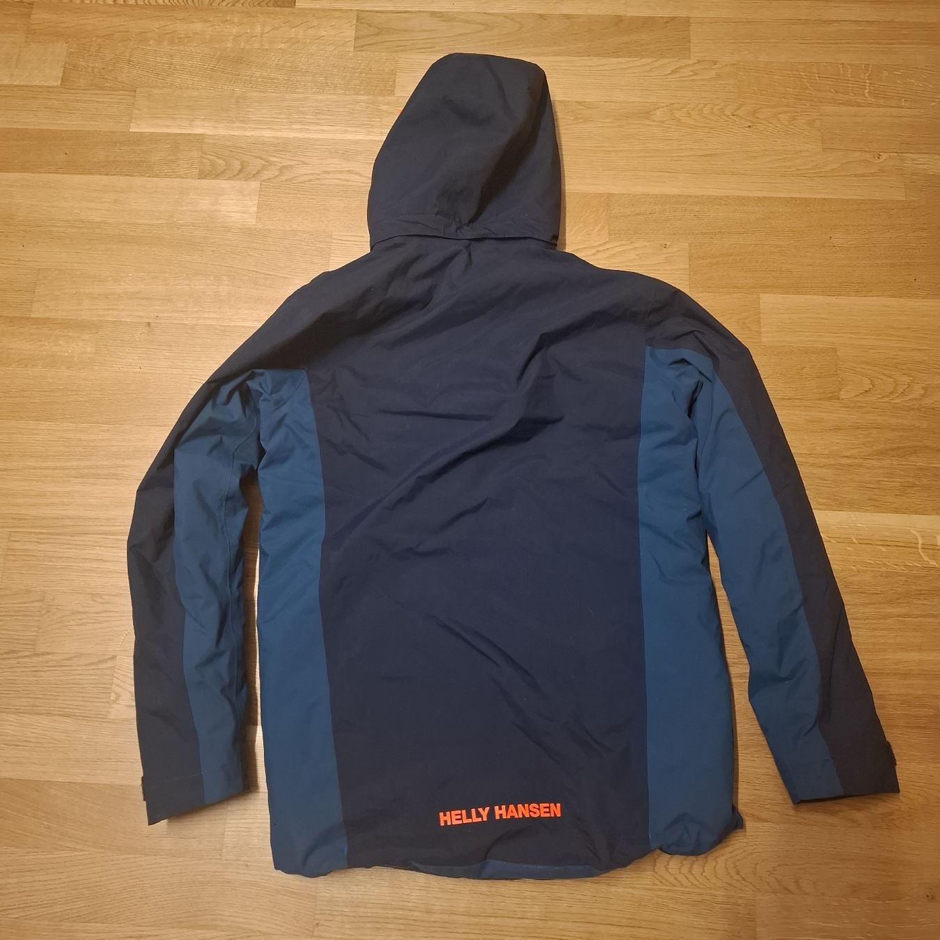 Helly Hansen Giacche & Cappotti: Jungen Skijacke Helly Hansen Gr. 176 – Usato da St. Gallen venduto da emi_nfh9 1