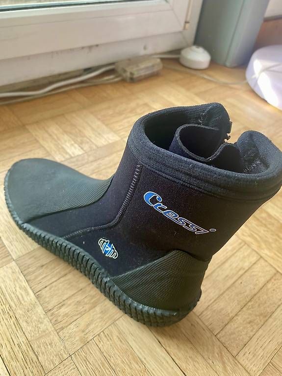 Cressi Mute per immersioni: Bottillons de plongée Cressi – Usato da Neuchâtel venduto da duprazs 2