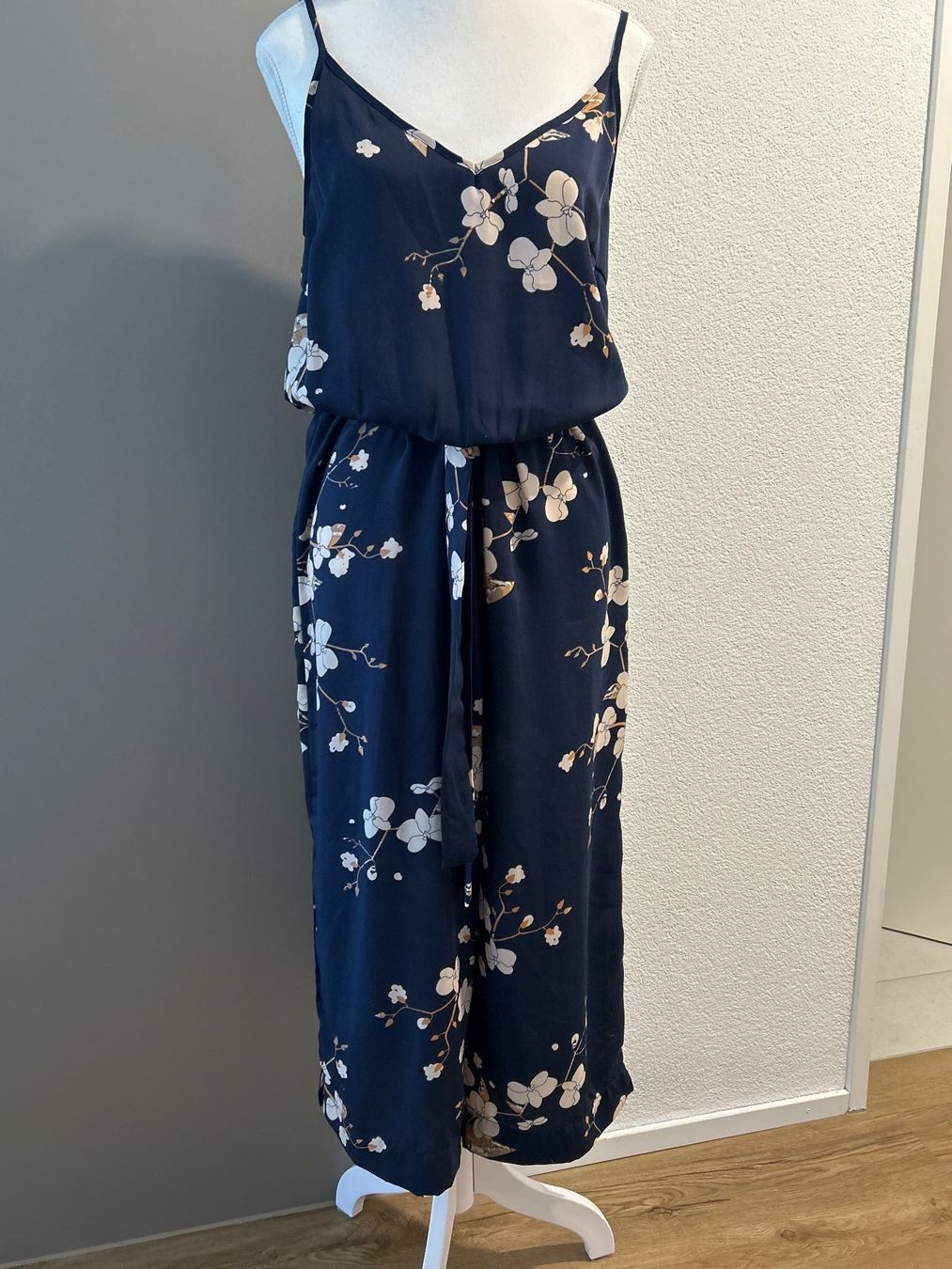 Tute: Jumpsuit dunkelblau mit Muster von Vero Moda Gr. M – Usato da Brunnen venduto da Nala2929 1