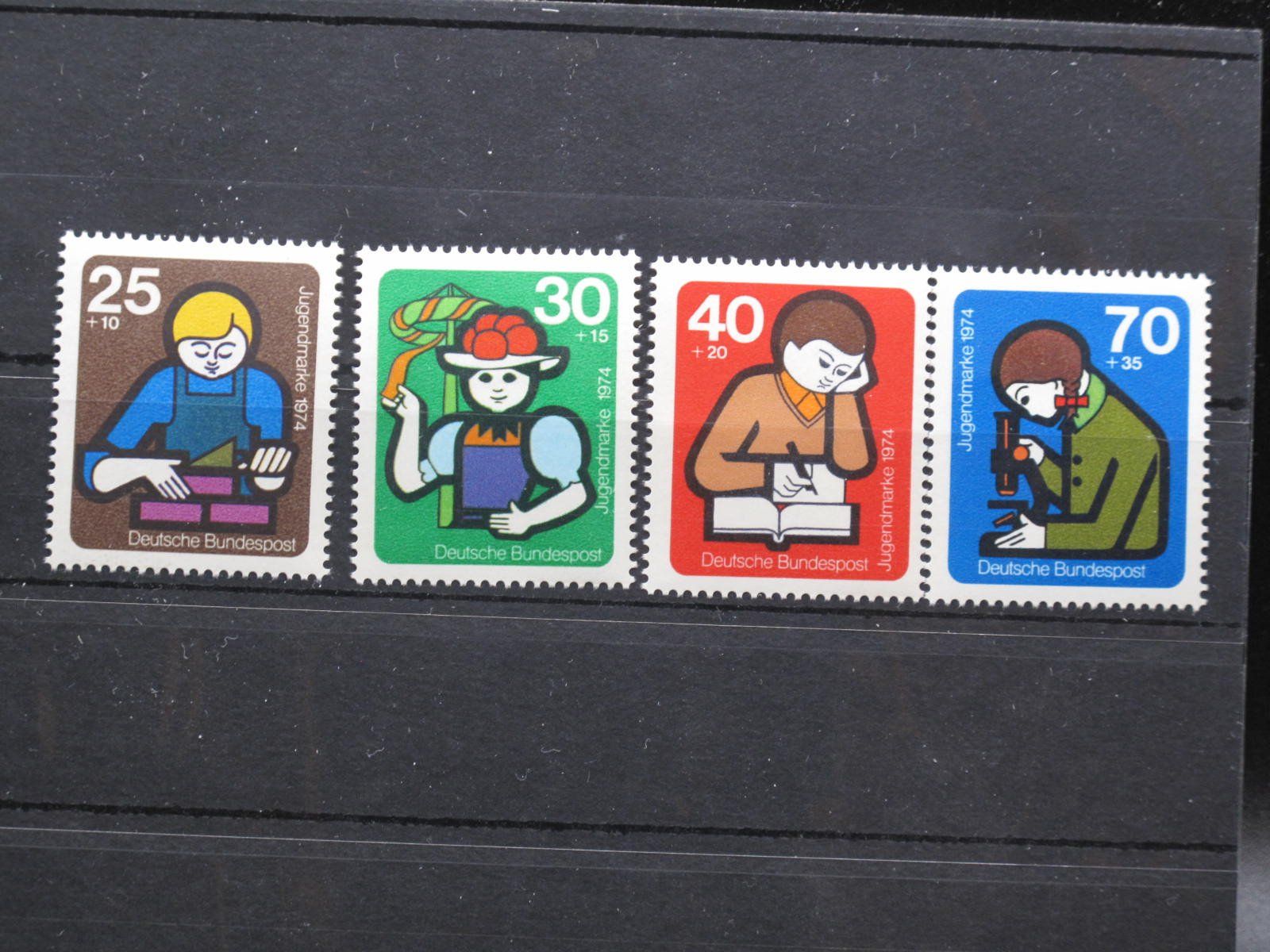 Tutti i francobolli: BRD 1974 Intl. Jugendarbeit  ** – Usato da Wil SG venduto da fva01