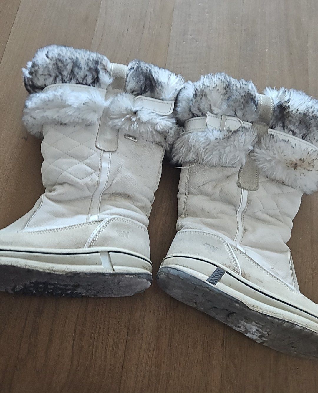 Scarpe da donna: Winterstiefel mit Fell – Usato da Suhr venduto da jes_rtc9 1