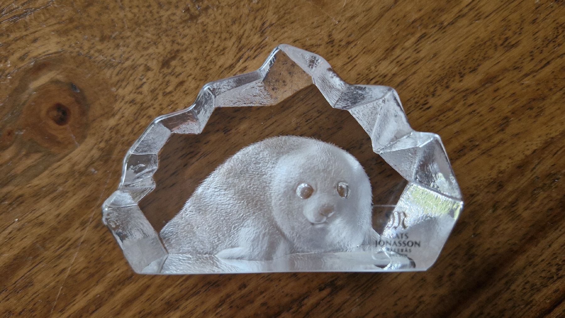 Statuette: Mats Jonasson Kristall Kunst Baby Robbe – Usato da Basel venduto da Andrealin