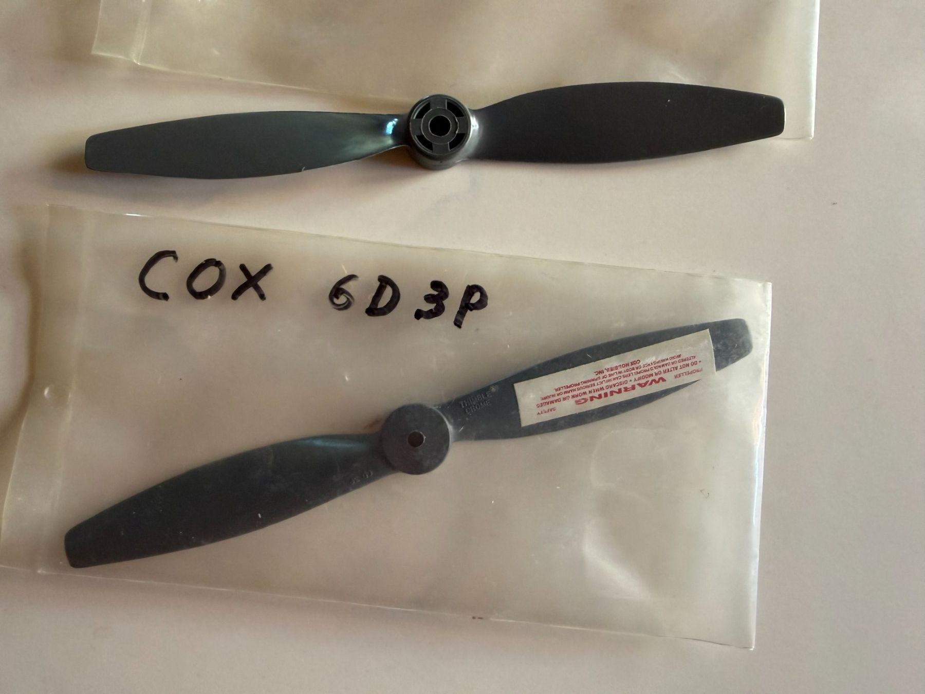 RC Modellbau: COX  HÉLICES  ORIGINALES  NEUVES – Neu und originalverpackt aus Apples von Gasscret