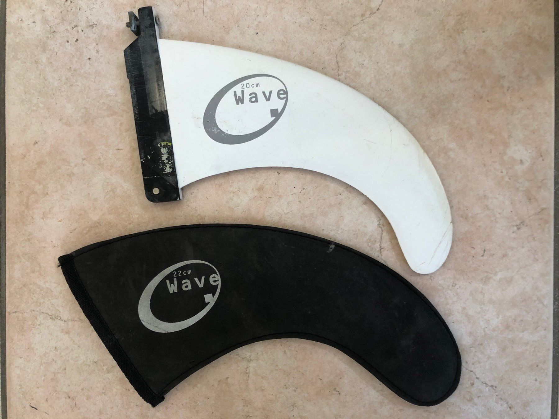 Tavole da surf e di nuoto: Finne Tabou 20cm mit Hülle – Usato da Mellingen venduto da Browser67