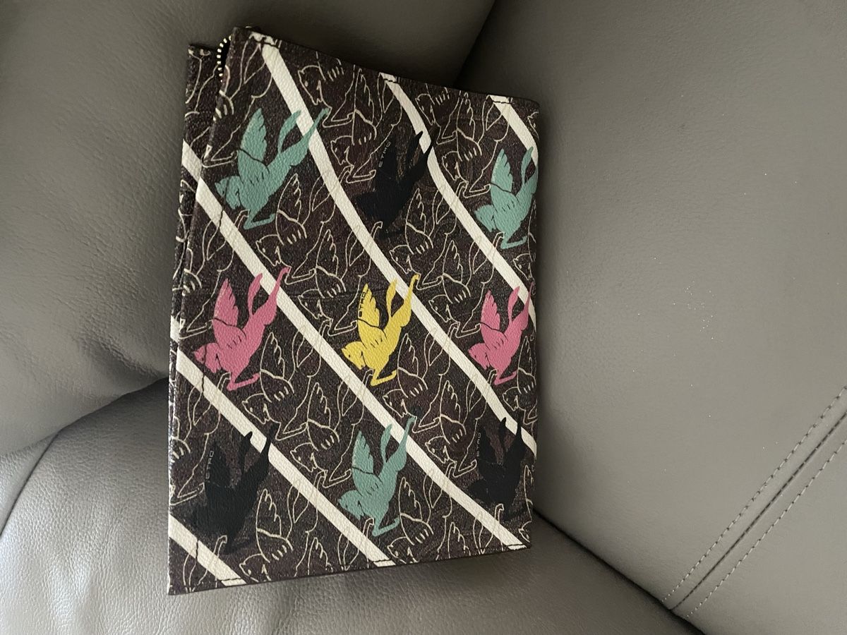Borse: Etro Pouch brown Pegasus print zip closure. New – Nuovo e nell'imballaggio originale da Dietikon venduto da val_7c5x 4