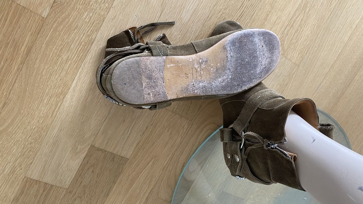 Isabel Marant Scarpe da donna: ISABEL MARANT SUEDE LEATHER  ANKLE BOOTS – Usato da Walchwil venduto da Finibaci 5