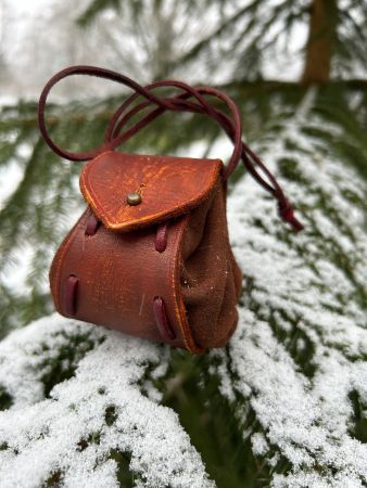 Bourse cuir artisanale avec aspect vieilli