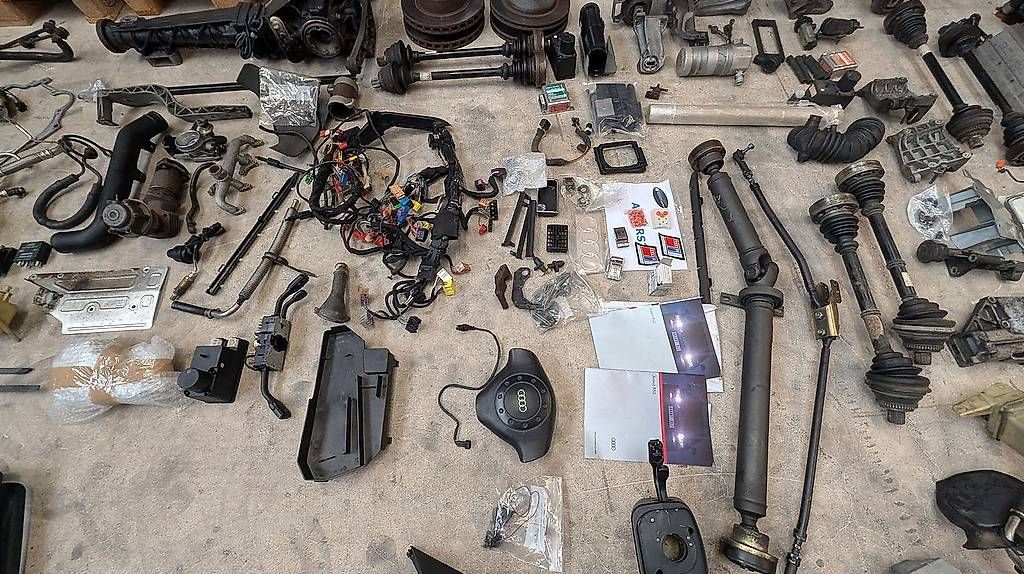 Tutti pezzi di ricambio auto: Audi RS2 Teile Teileset – Usato da Ormalingen venduto da horch_mal 7