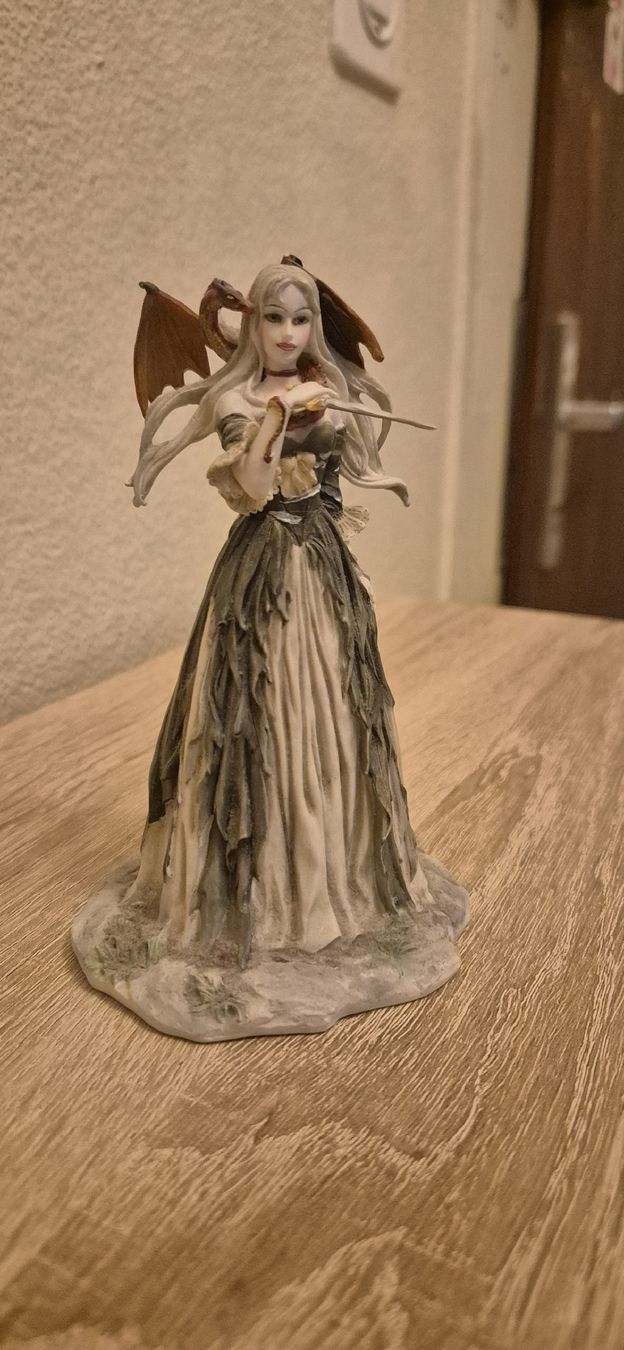 Statuette: Dragonsite La Victime – Usato da Genève venduto da Bayoushi 1