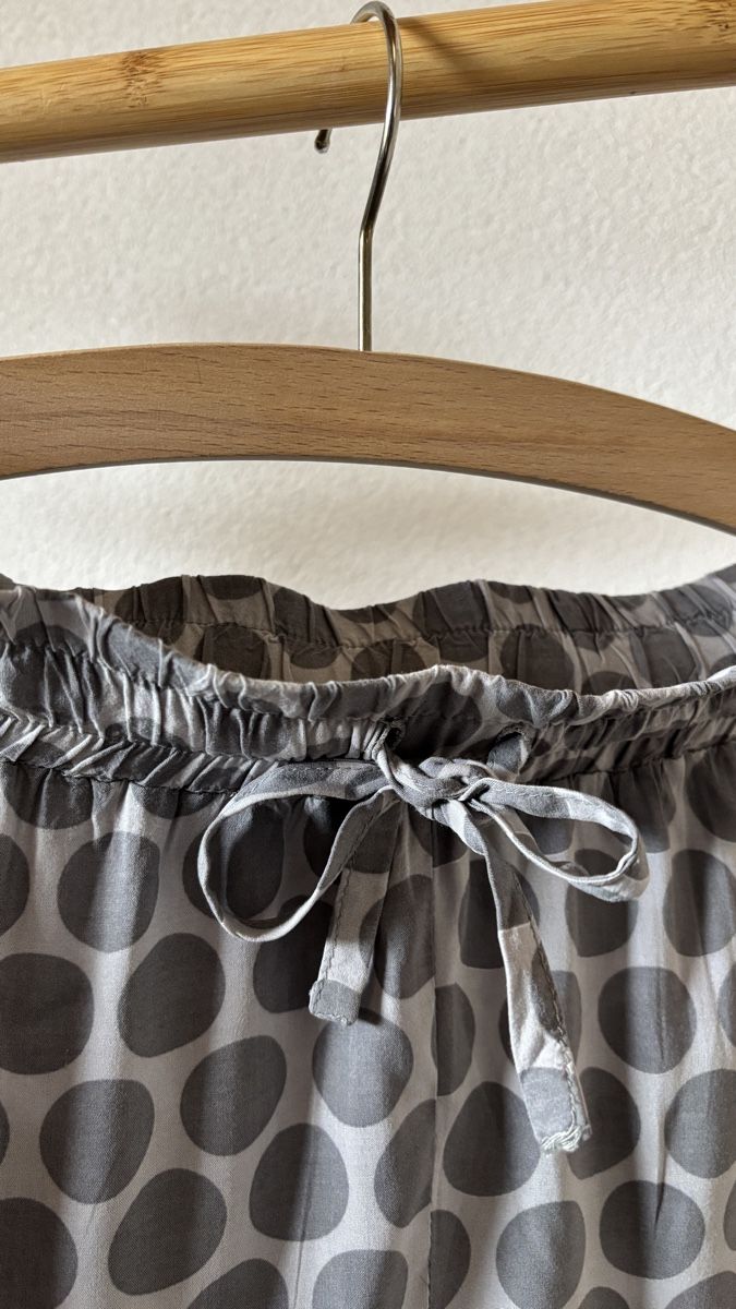 Pantaloni: Sommerhose mit Punktmuster, Gr.M, bequeme Passform – Usato da Vilters venduto da Sidsel_M 1
