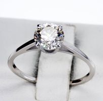 Wunderschöner Solitär Ring Weissgold 14ct nat Diamant 1.01ct