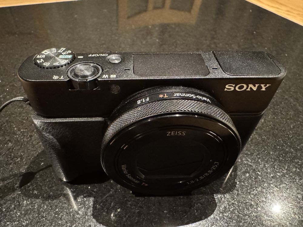 Sony RX100M4 (Neu (gemäss Beschreibung)) in Meggen für CHF 300 – mit ...