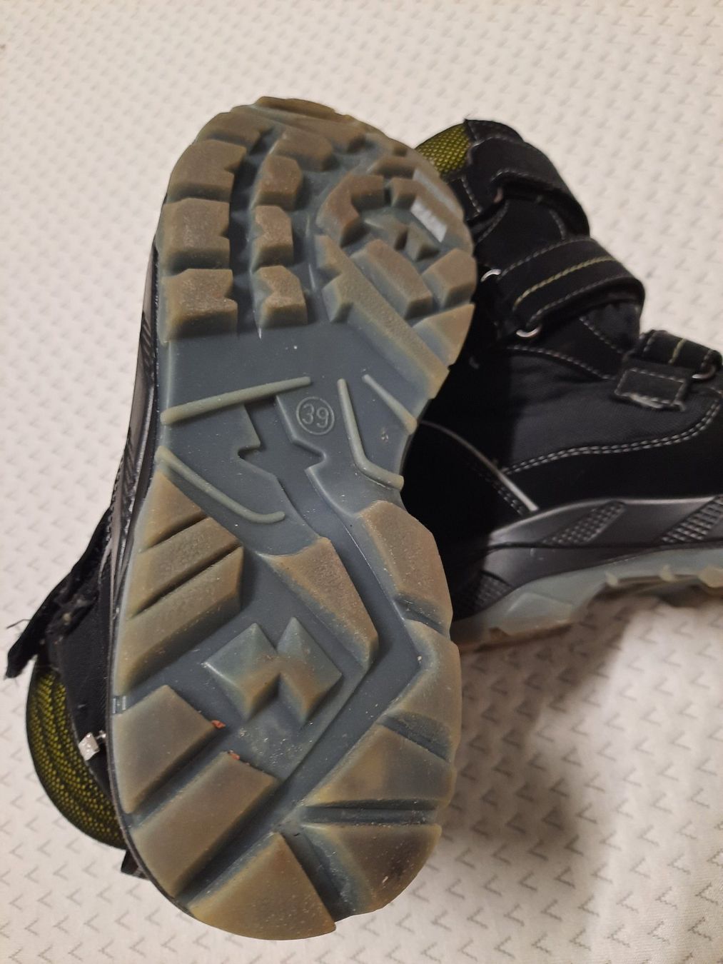 Scarpe per ragazzi: Winterschuhe 46N Gr. 39 – Usato da Rothrist venduto da Ellie 2
