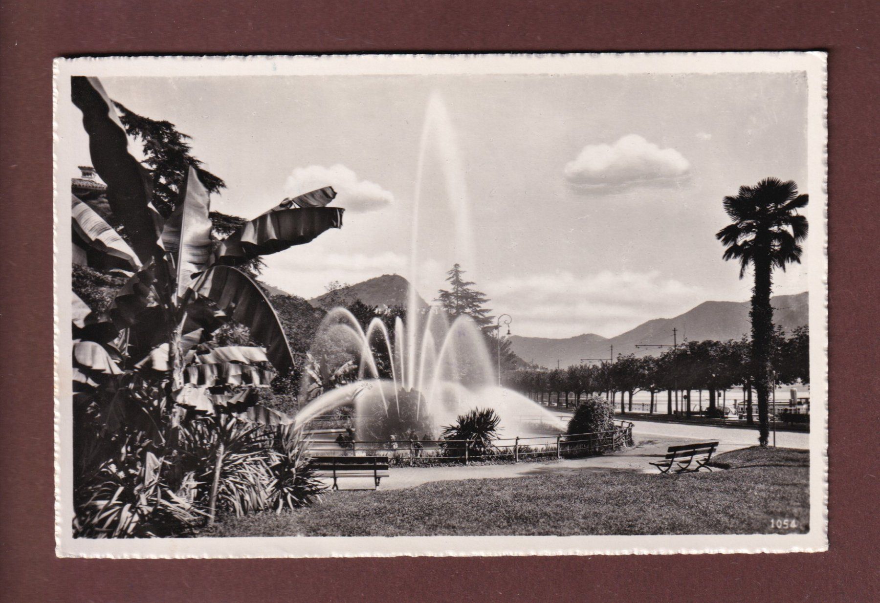 Cartoline postali: LUGANO - Giardini pubblici - 1948 – Usato da Pully venduto da nicecards