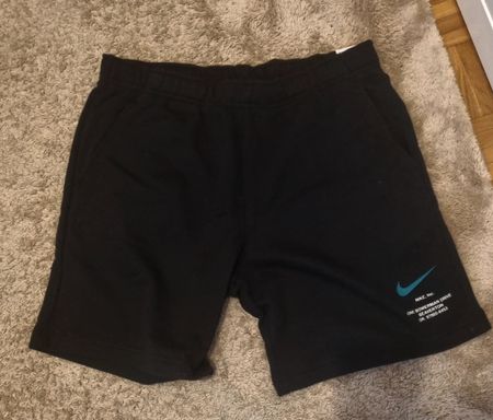 Short noir Nike homme taille L, neuf avec étiquette!