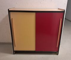 Schrank retro gelb-rot Schiebetüren 50 Jahre