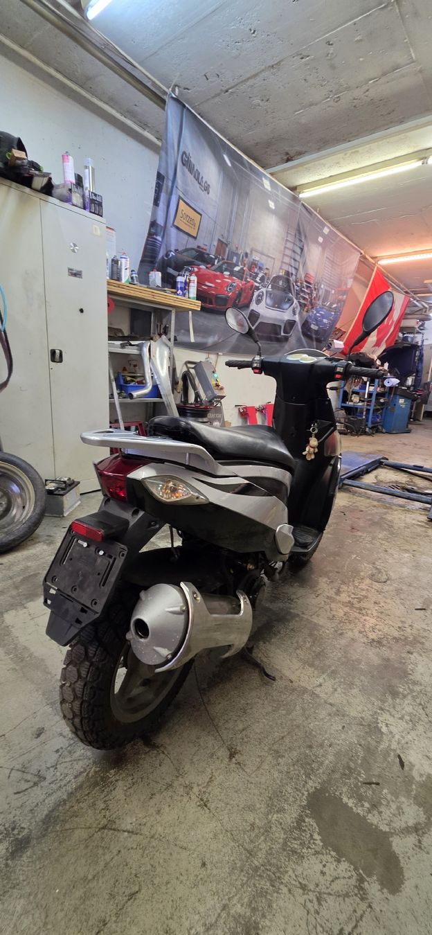 Generic / Ksr Moto Scooter: Ideo Generic 50ccm³ Roller – Difettoso da St.gallen venduto da Terence_Stettler 3