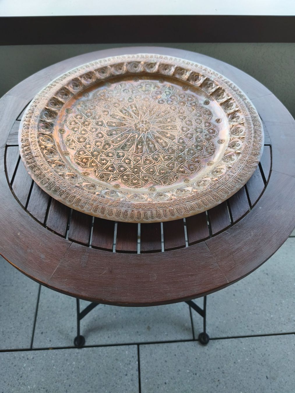 Piatti di portata: Orientalisches Kupfer-Tablett 59cm DM – Usato da Zürich venduto da Jul69