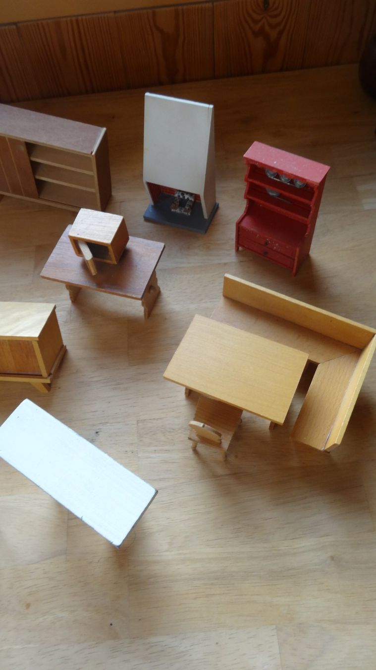 Case e mobili per bambole: Mobilier de maison de poupée vintage, – Usato da Rebeuvelier venduto da falcon58 1