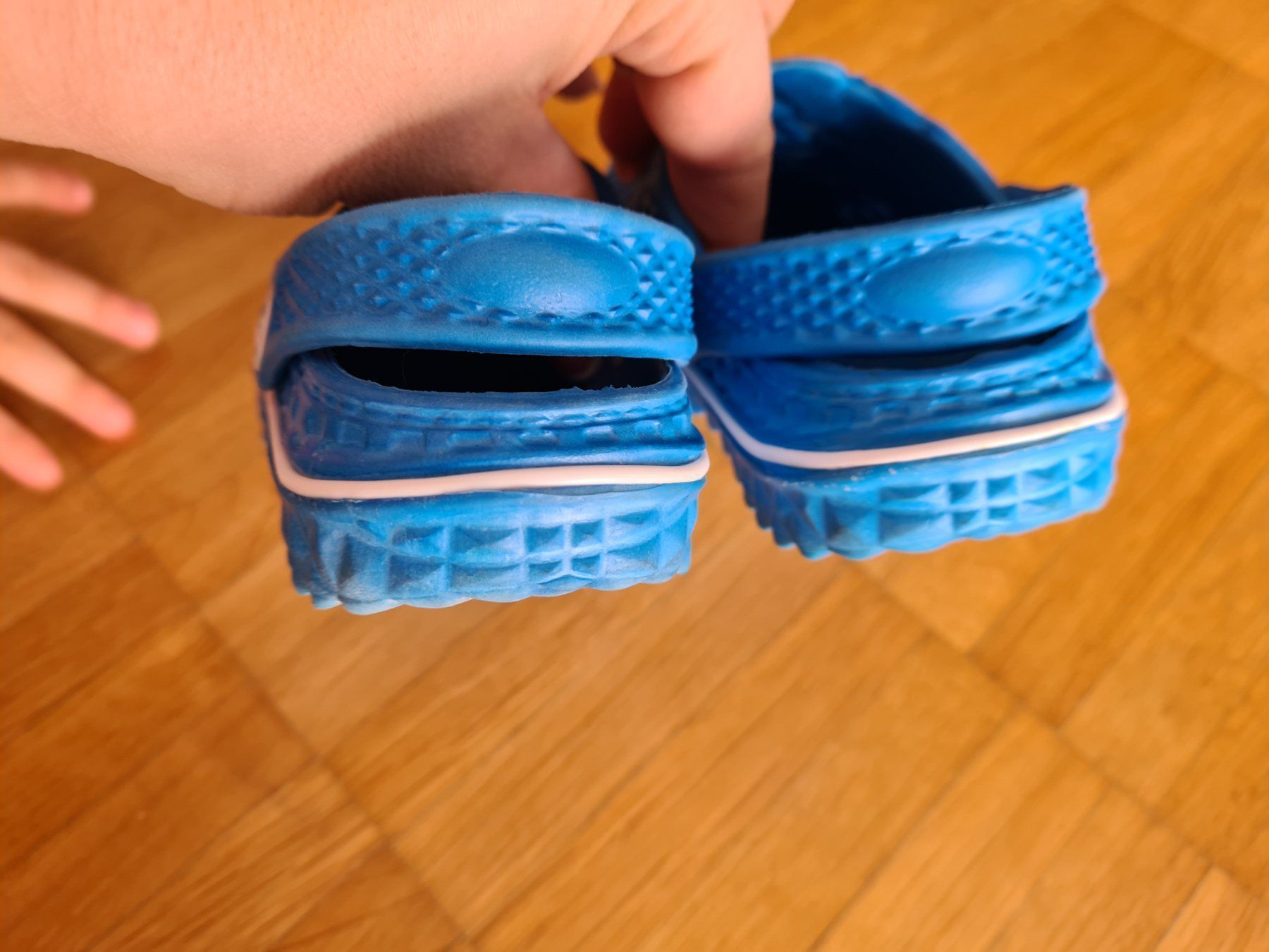 Scarpe per ragazzi: CHICCO Badeschuhe Gr. 21 – Usato da Jona venduto da Good_luck_ 4