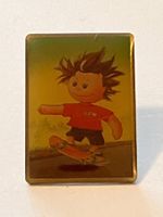 1 Pin Knabe auf Skateboard