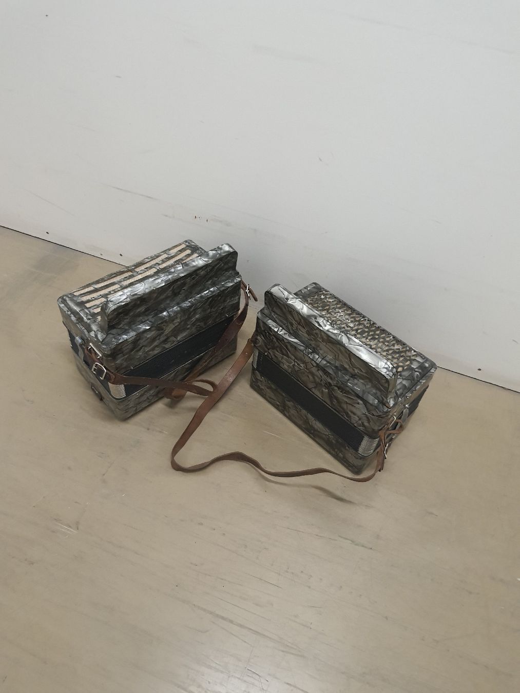 Hohner Musikinstrumente: 2 accordéons hohner diatonique  – Gebraucht aus Pont-de-la-Morge von Mirabelle0 5