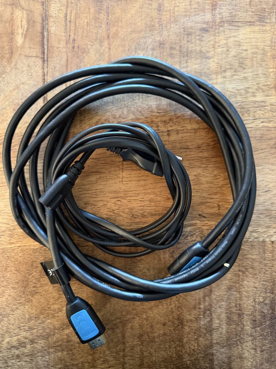Sony Konsolen: Sony PlayStation 4 inkl. 3 Controller – Gebraucht aus Walchwil von lion1366 3