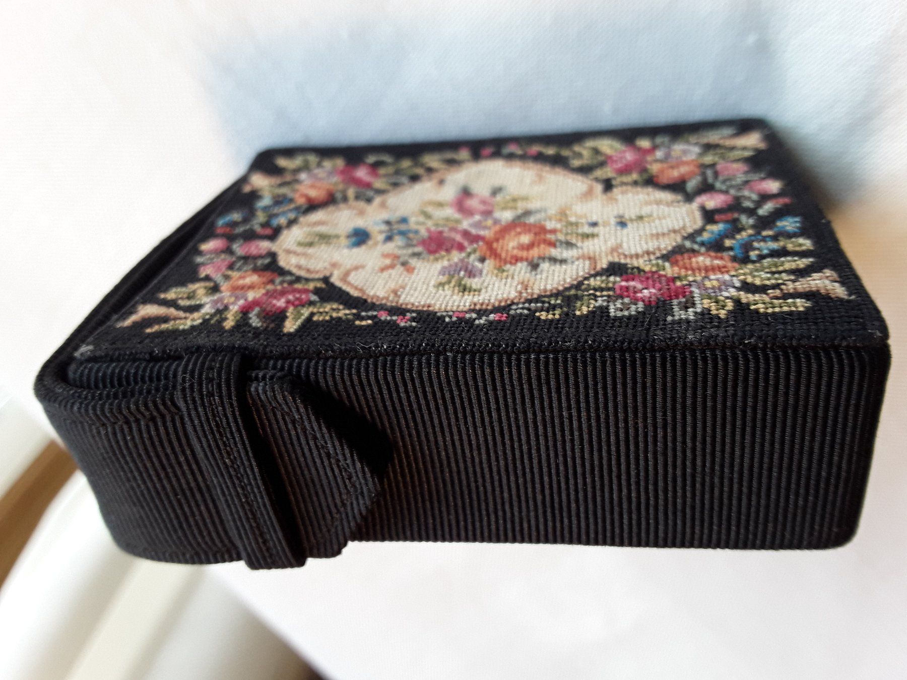 Altri Prodotti per fumatori: Antikes Zigaretten Etui ca 1890 Handbestickt – Usato da Zürich venduto da philpip 6