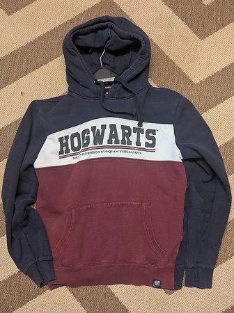 Hogwarts Hoodie
Gr. M (fällt kleiner aus)