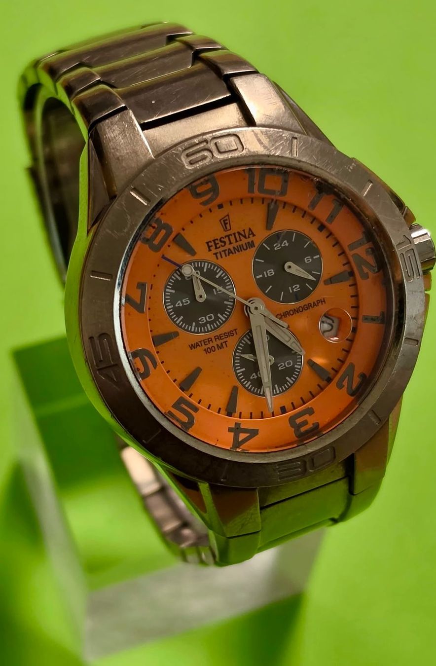 Festina Orologi: FESTINA TITANIUM CHRONOGRAPH DIVERS ORANGE DIAL 100M PROFESS – Usato da Neftenbach venduto da Taschen-Uhren 3