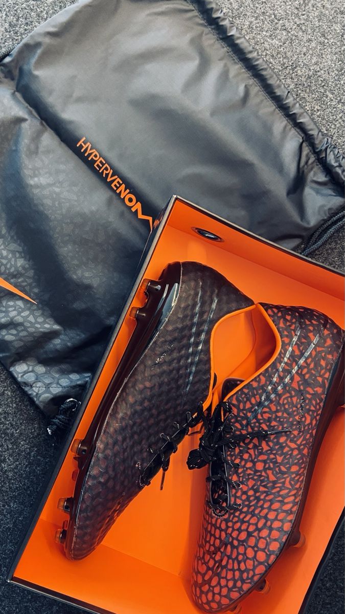 Nike Herrenschuhe: Nike Hypervenom Phantom Transform – Neu und originalverpackt aus Grosswangen von AnSt16