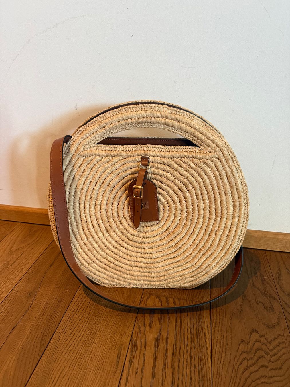 Louis Vuitton Sacs femmes: Orig.  Louis Vuitton Around me Bag Fullset – D'occasion à Wallisellen par Aboutfashion